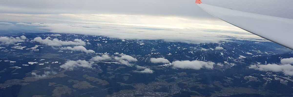 Flugwegposition um 10:40:45: Aufgenommen in der Nähe von Gemeinde Ternitz, Österreich in 3540 Meter